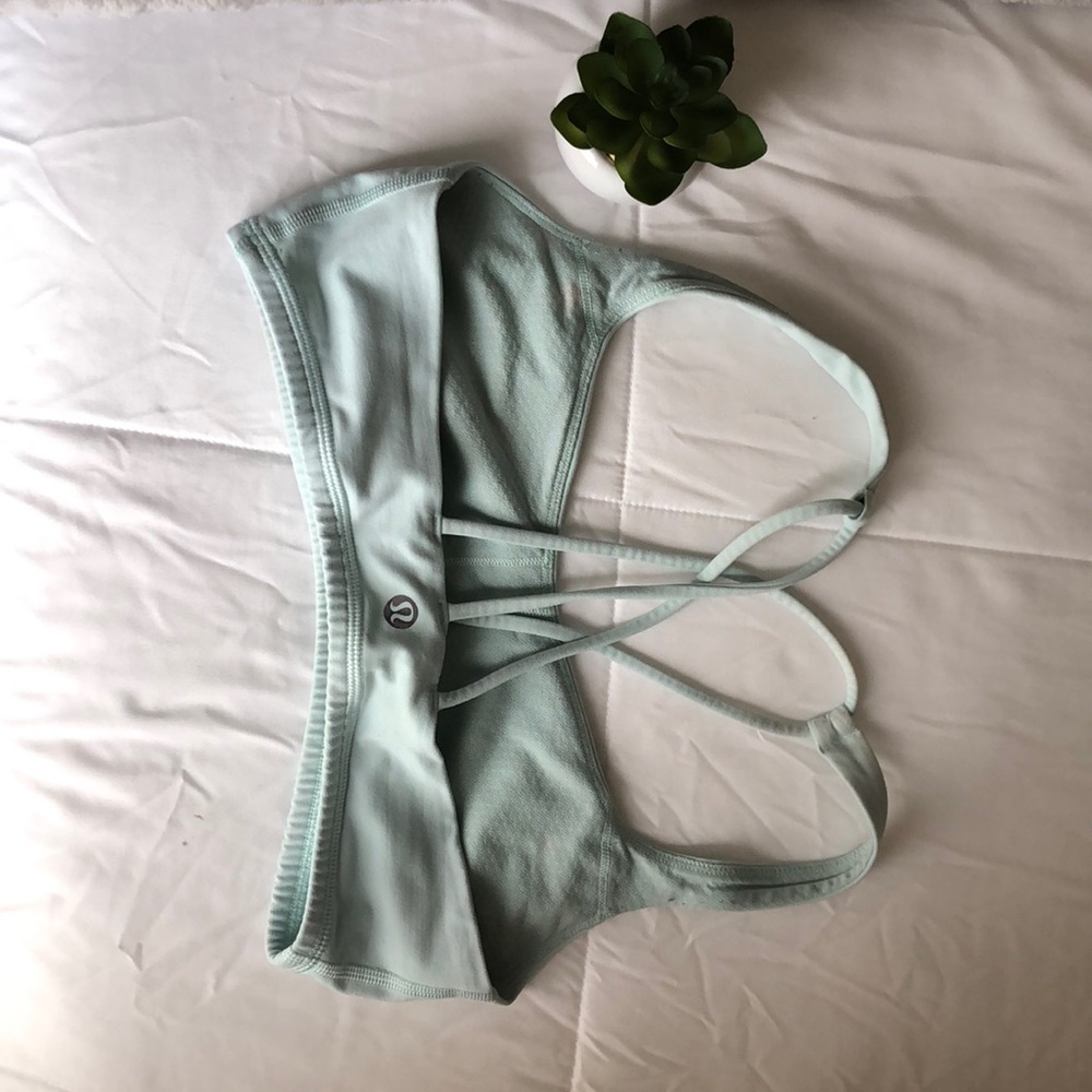 Mint lululemon sports bra